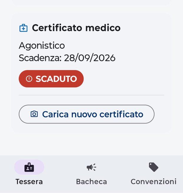 Il certificato medico nell'app, con il pulsante per caricare il nuovo certificato